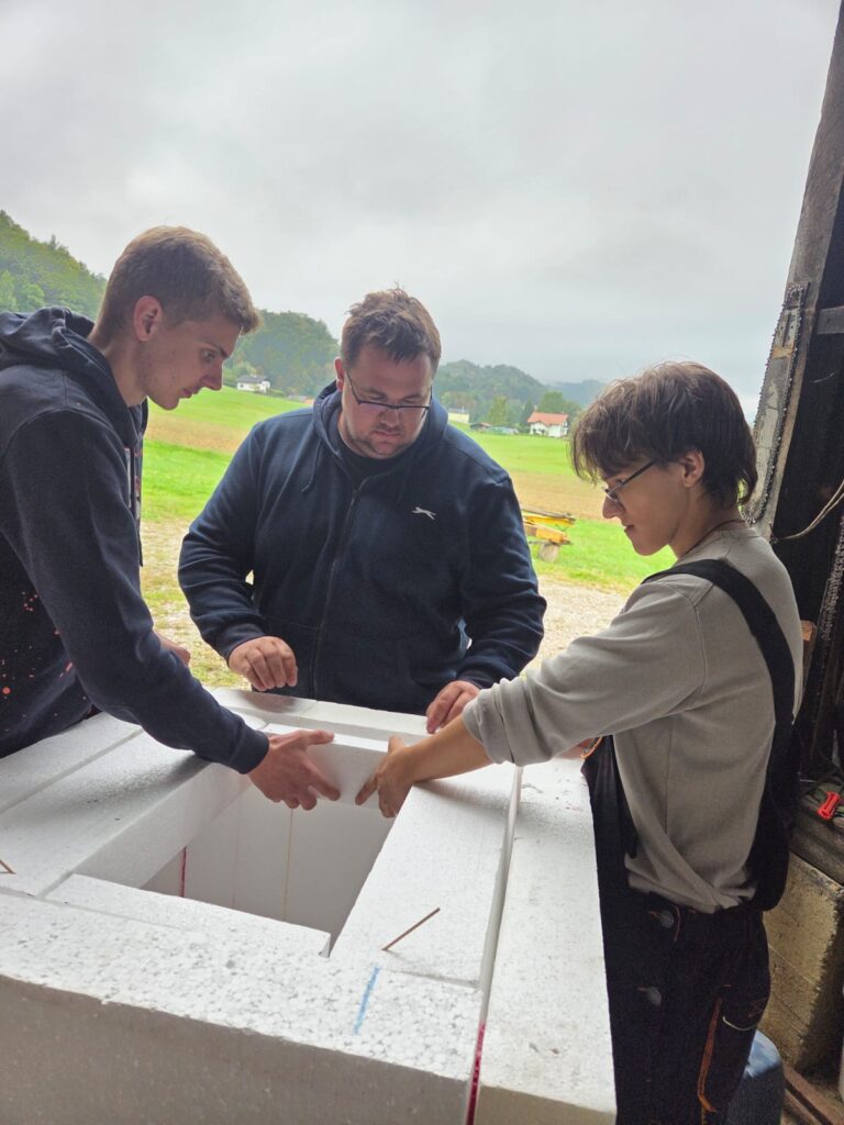 99b825b7-6be1-44b9-87f3-df74bbf9bfb0